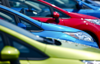 燃費の良い車種、グループ向けの大型の車種