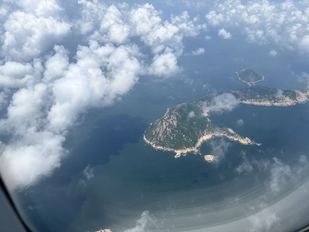 宮古島周辺の島々を上空から一望 レンタカーで橋を渡って各エリアへ