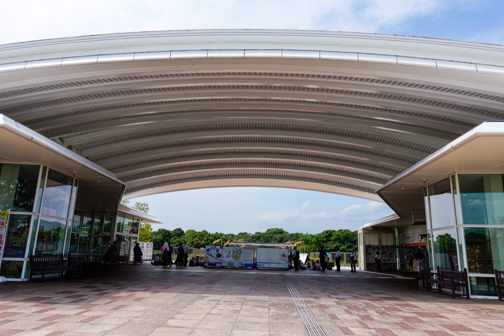 吉野ヶ里歴史公園 東口|歴史公園センターのエントランス